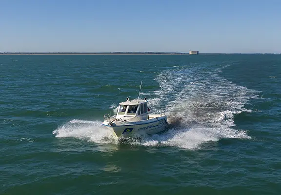 Tuto MCV : Homme à la mer sur bateau moteur